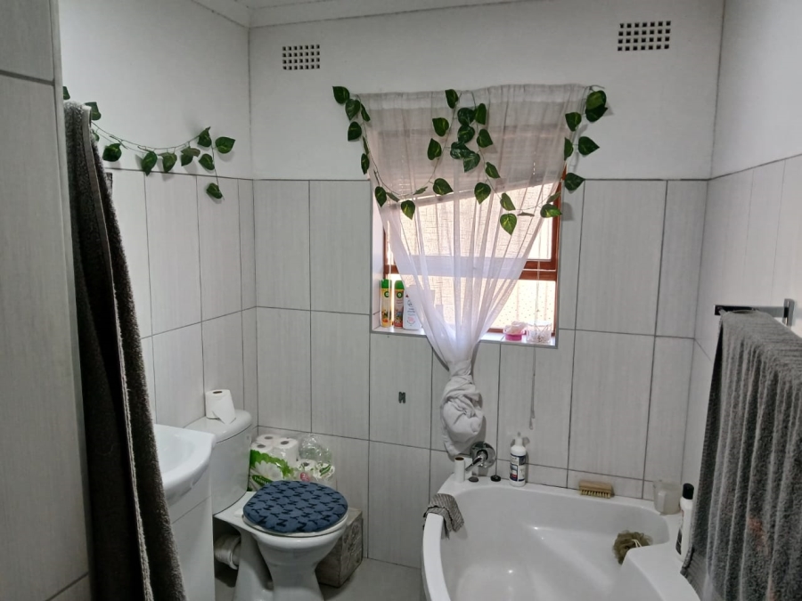 4 Bedroom Property for Sale in Hartenbos Central Western Cape